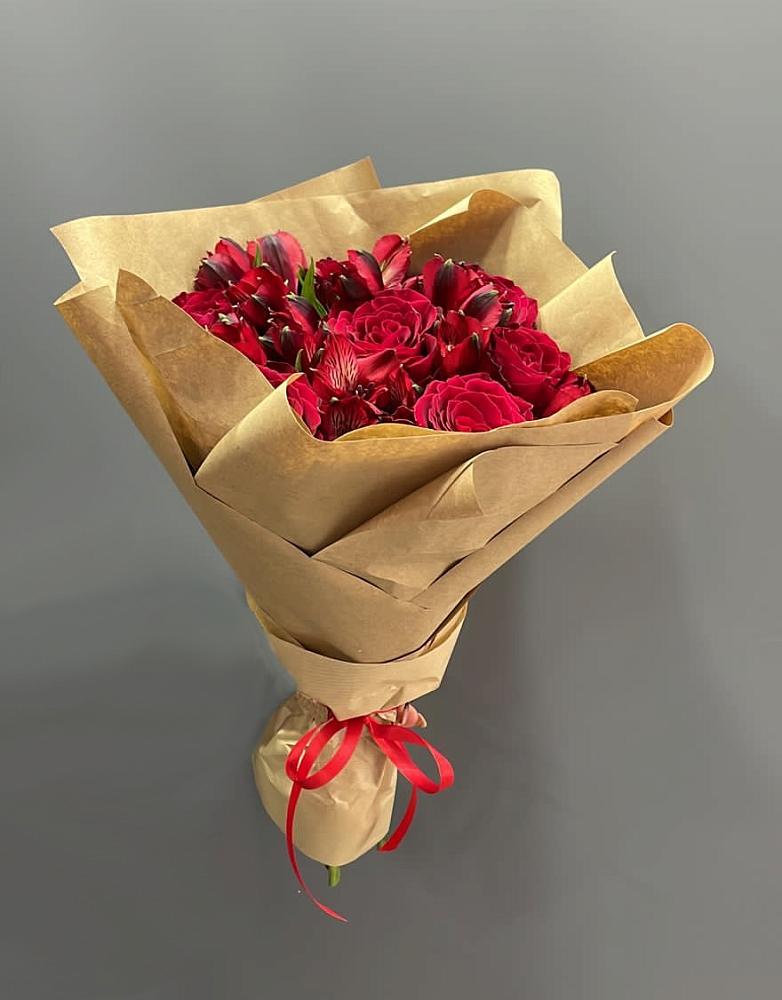 Букет цветов из: Альстромерии и Розы в Васильевское