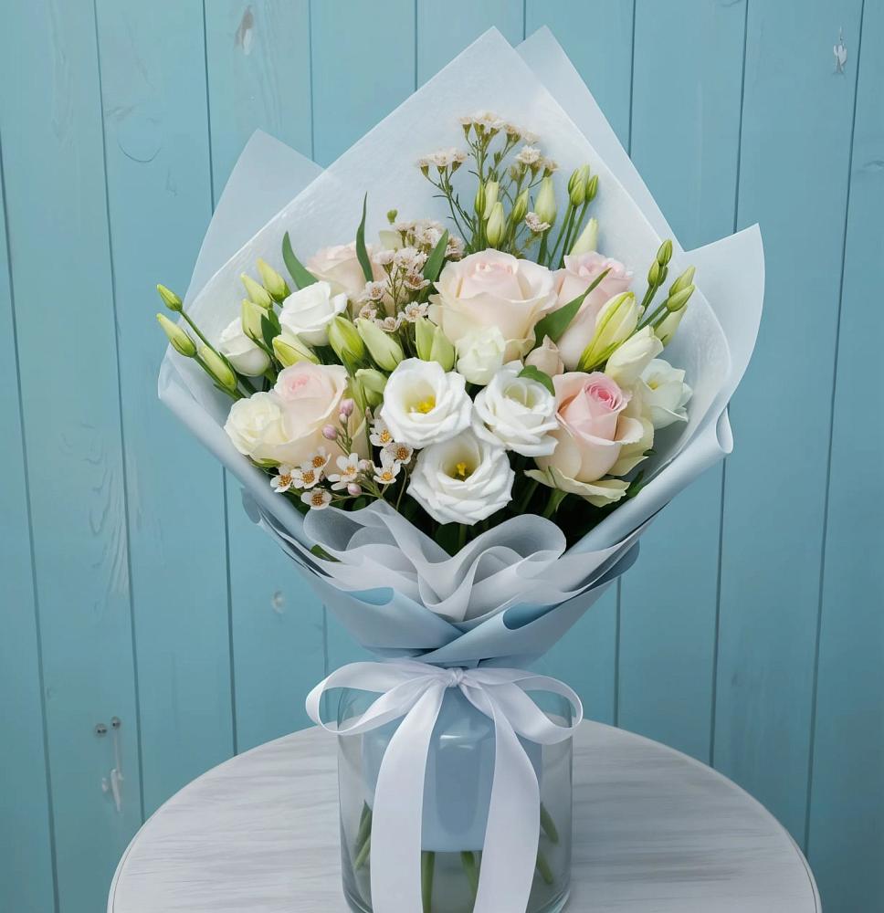 Букет цветов из: Розы и Лизиантусы в Васильевское