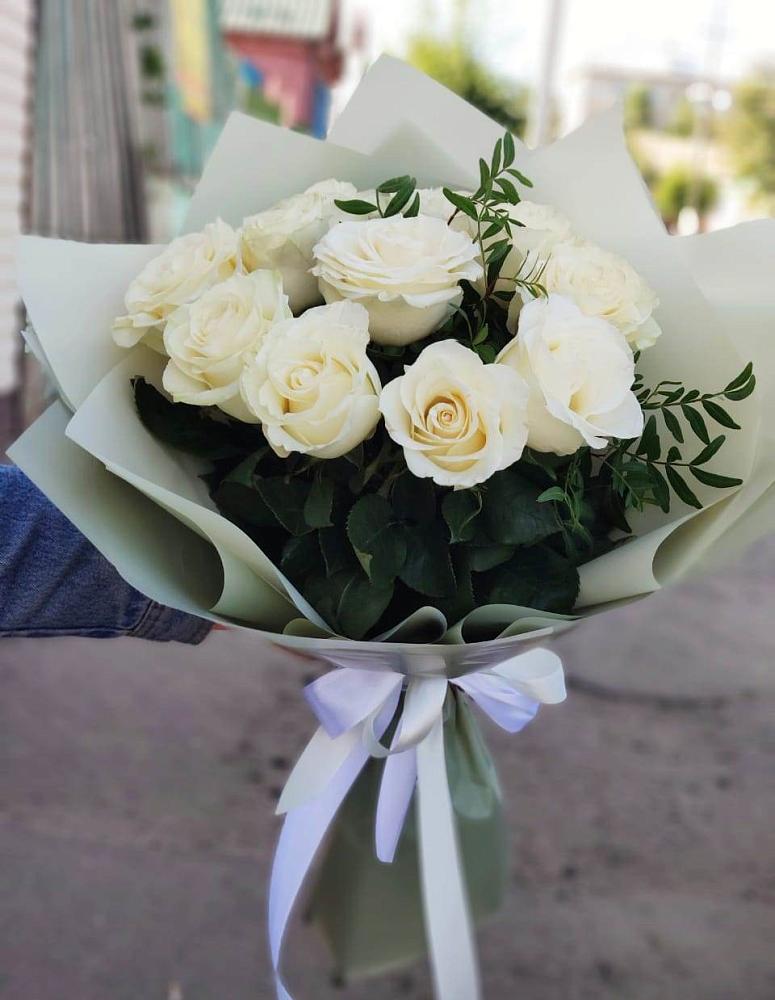 Букет Белые розы Проуд в Васильевское