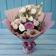 Букет цветов из:  Розы и Лизиантусы в Васильевское