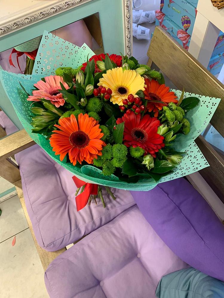 Букет цветов из: Герберы, Хризантемы и Альстромерии в Васильевское