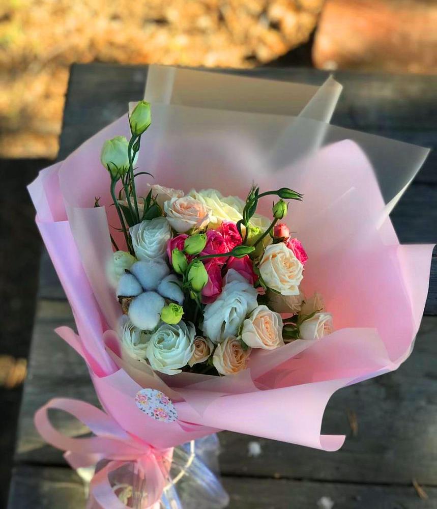 Букет цветов из: Розы и Лизиантусы в Васильевское