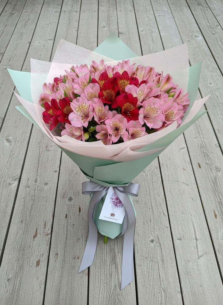 Букет цветов из: Альстромерии в Васильевское