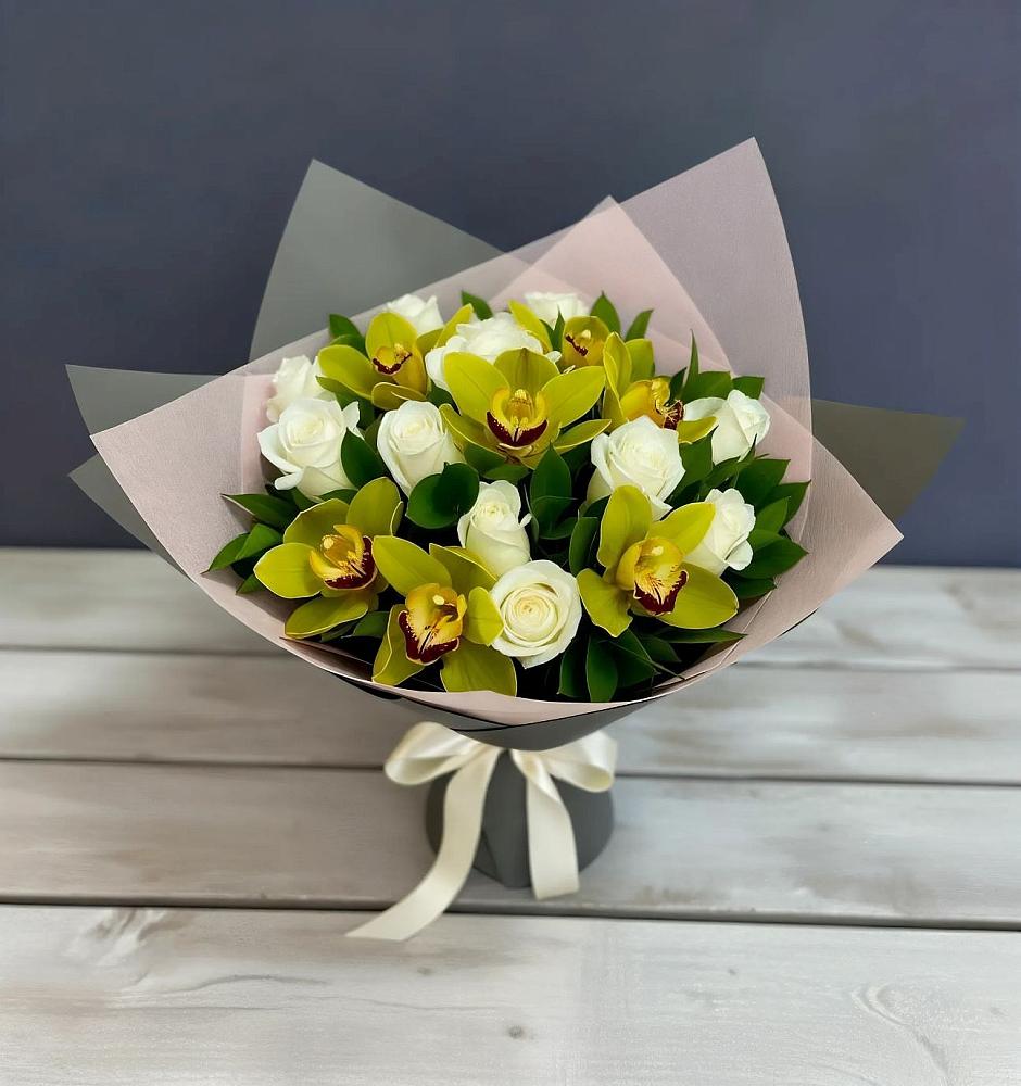 Букет цветов из: Орхидеи и Розы в Васильевское