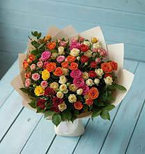 Букет Микс из разноцветных кустовых роз в Васильевское